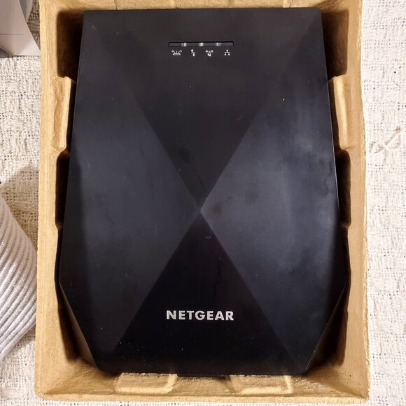 Netgear Nighthawk X6 EX7700 AC2200 Tri-Band WiFi Mesh Range Extender - Picture 2 of 7